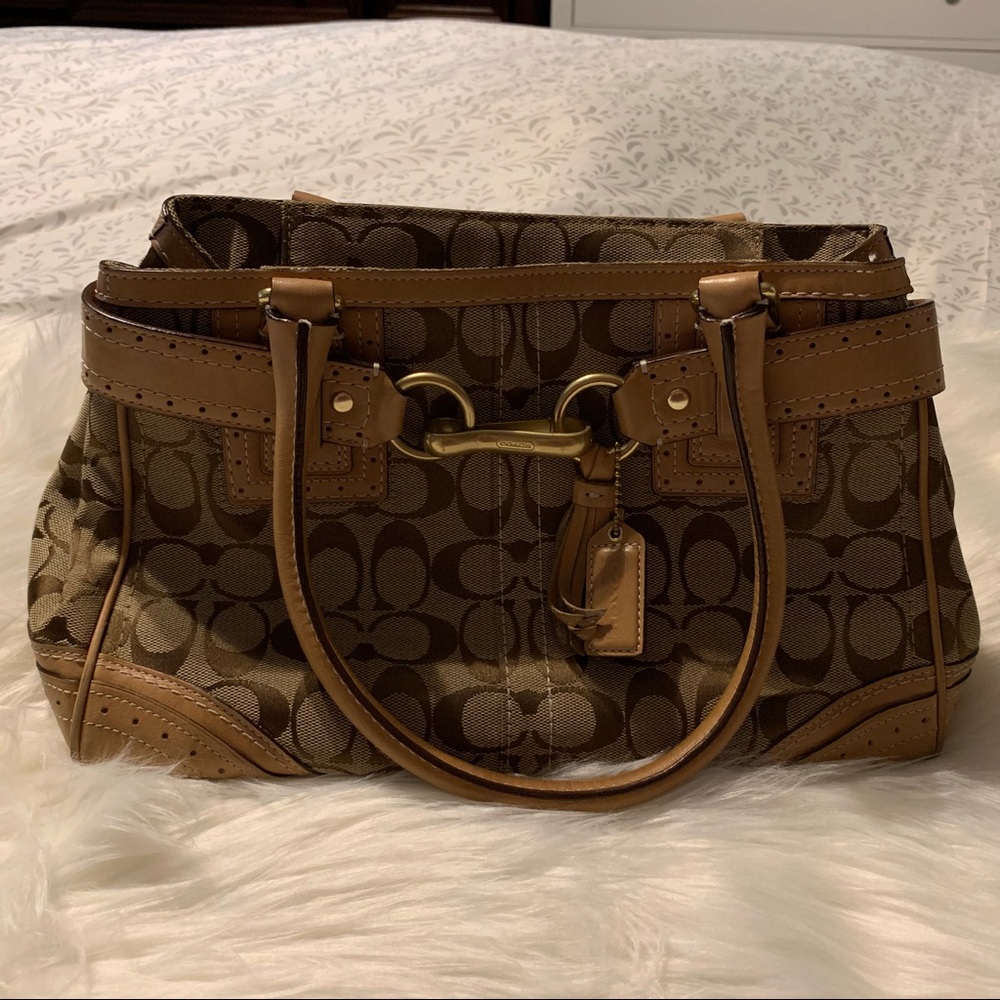👜 brown coach signature style handbag 👜